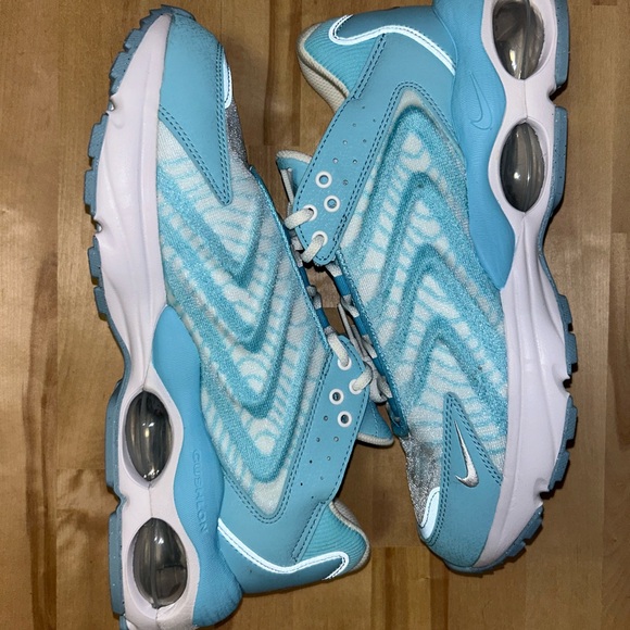 Nike Other - Nike Air Max TW Ocean Bliss Size 9.5 DS